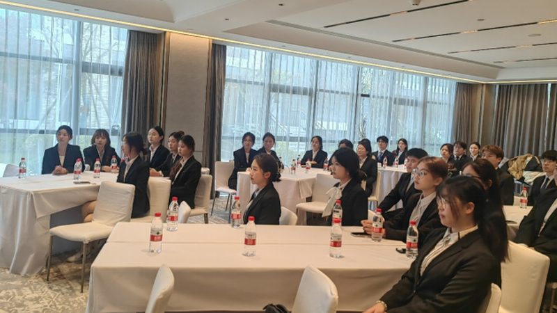 定制旅游：个性与风险的平衡之道